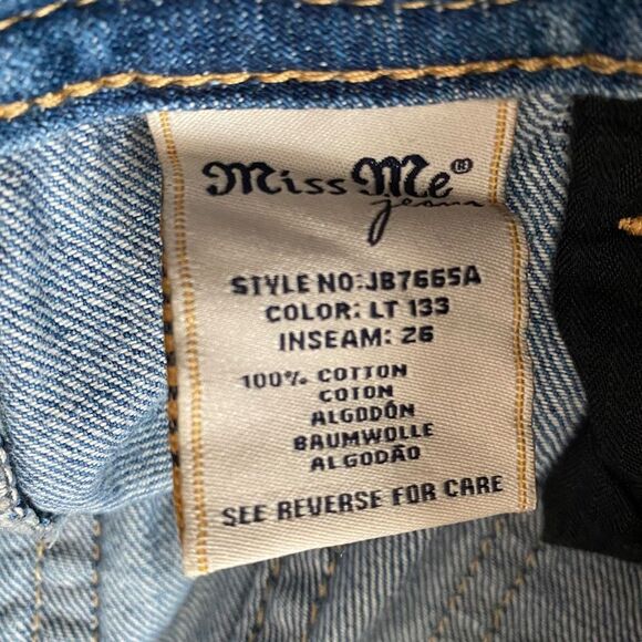 Miss Me Boyfriend Light Wash Ankle Floral Embroidered Jeans - Picture 8 of 14